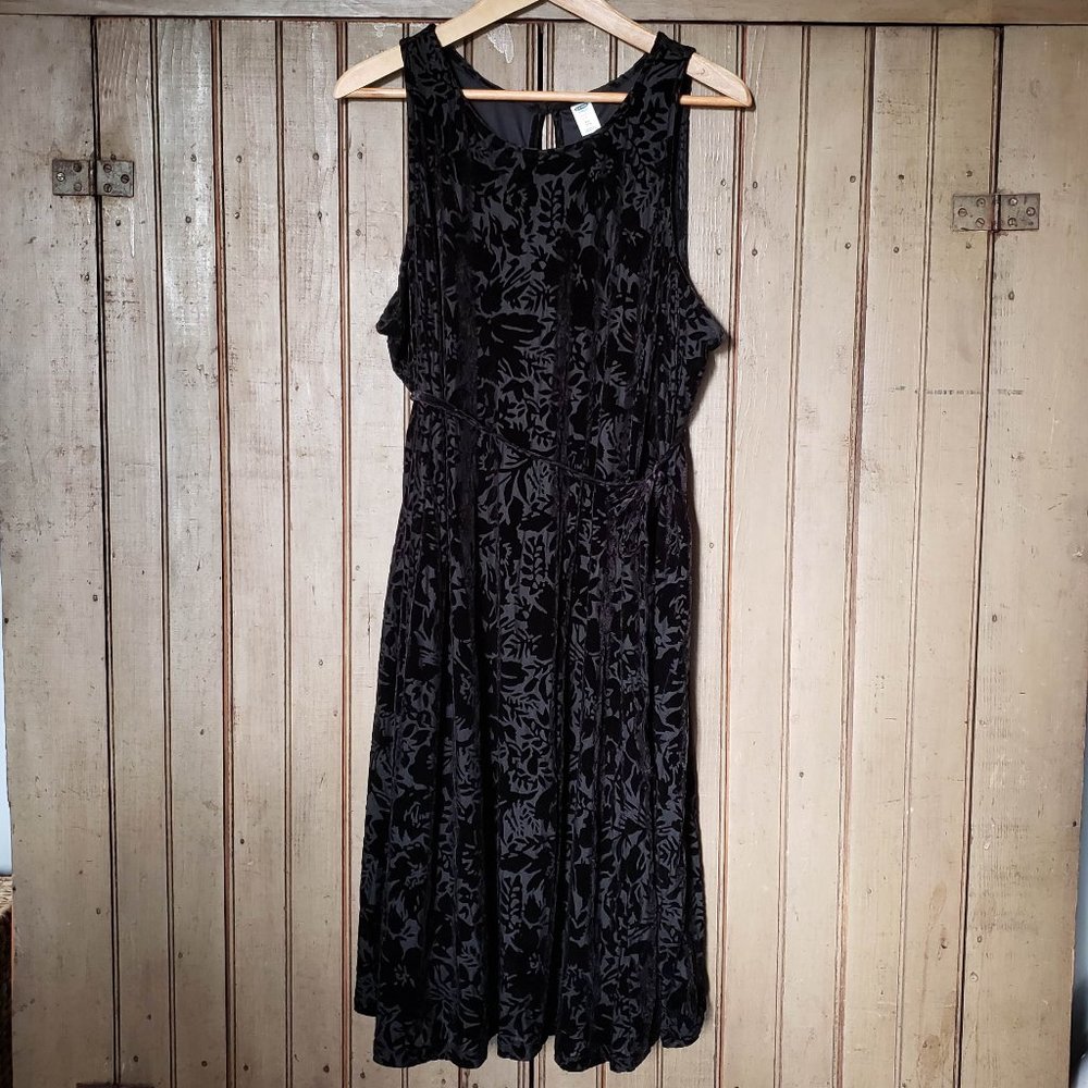 Old Navy Burnout Velvet Maternity Dress, XXL